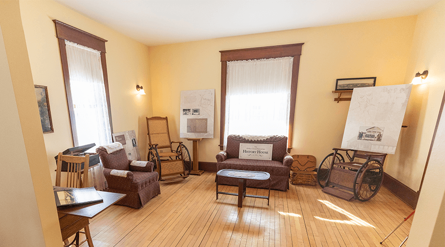 History House room with historical furniture