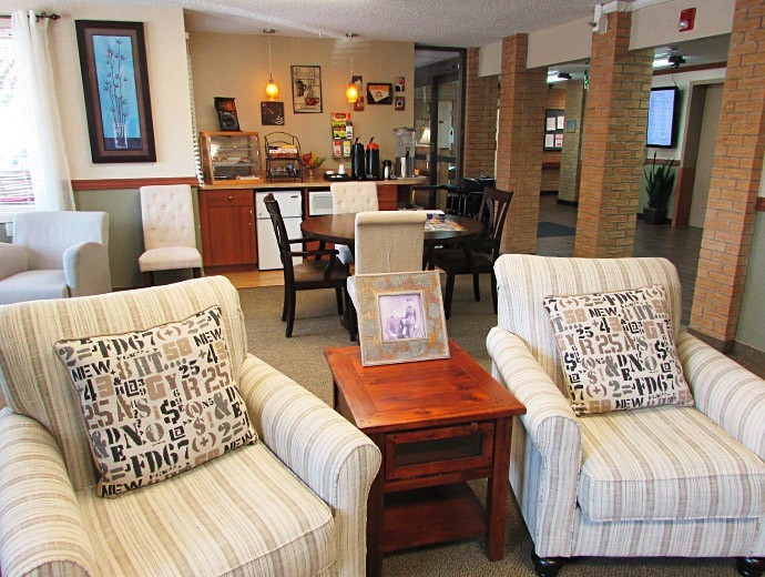 Comfortable sitting area for connecting and relaxing at Good Samaritan Society - Fort Collins Village in Fort Collins, Colorado.
