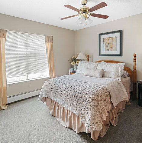 Luverne - The Oaks Bedroom