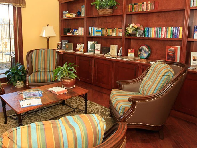 Comfortable seating area at Good Samaritan Society - Prescott Hospice and Marley House in Prescott, Arizona.