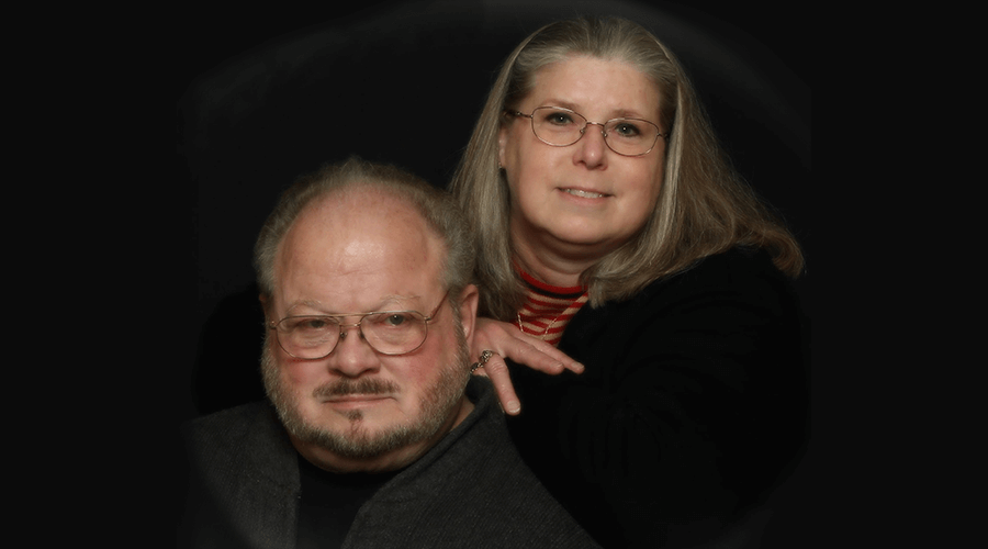 Tim and Vicki Hark posing in a nice portrait.